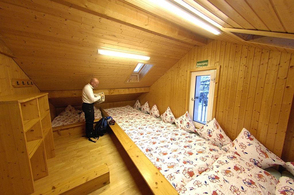 Berggasthaus Wasenalp Brig Bilik gambar